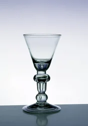 Gobelet à tige balustre, vers 1700-20